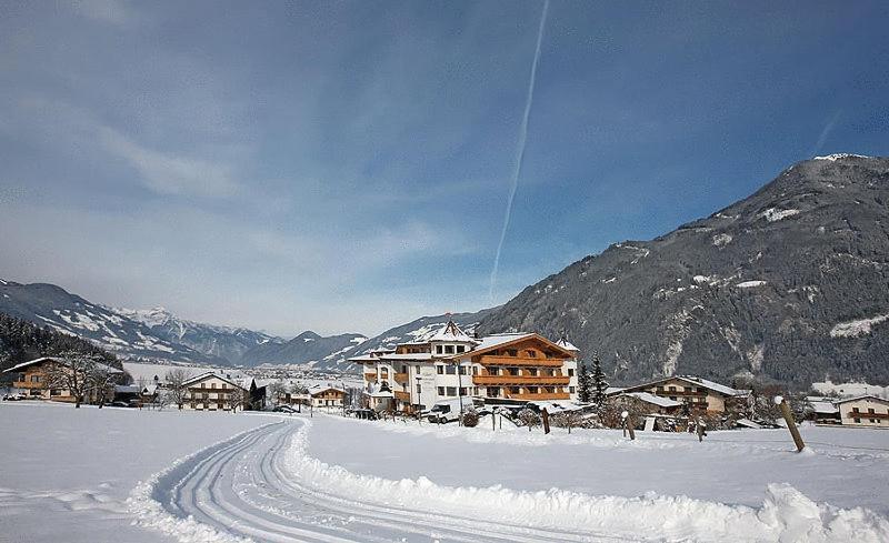 Hotel Magdalena Im Zillertal - Urlaub Mit Hund Ried im Zillertal Εξωτερικό φωτογραφία